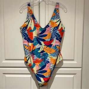 Old Navy Hawaiian Pattern Swim Suit Size XL One Piece NWOT